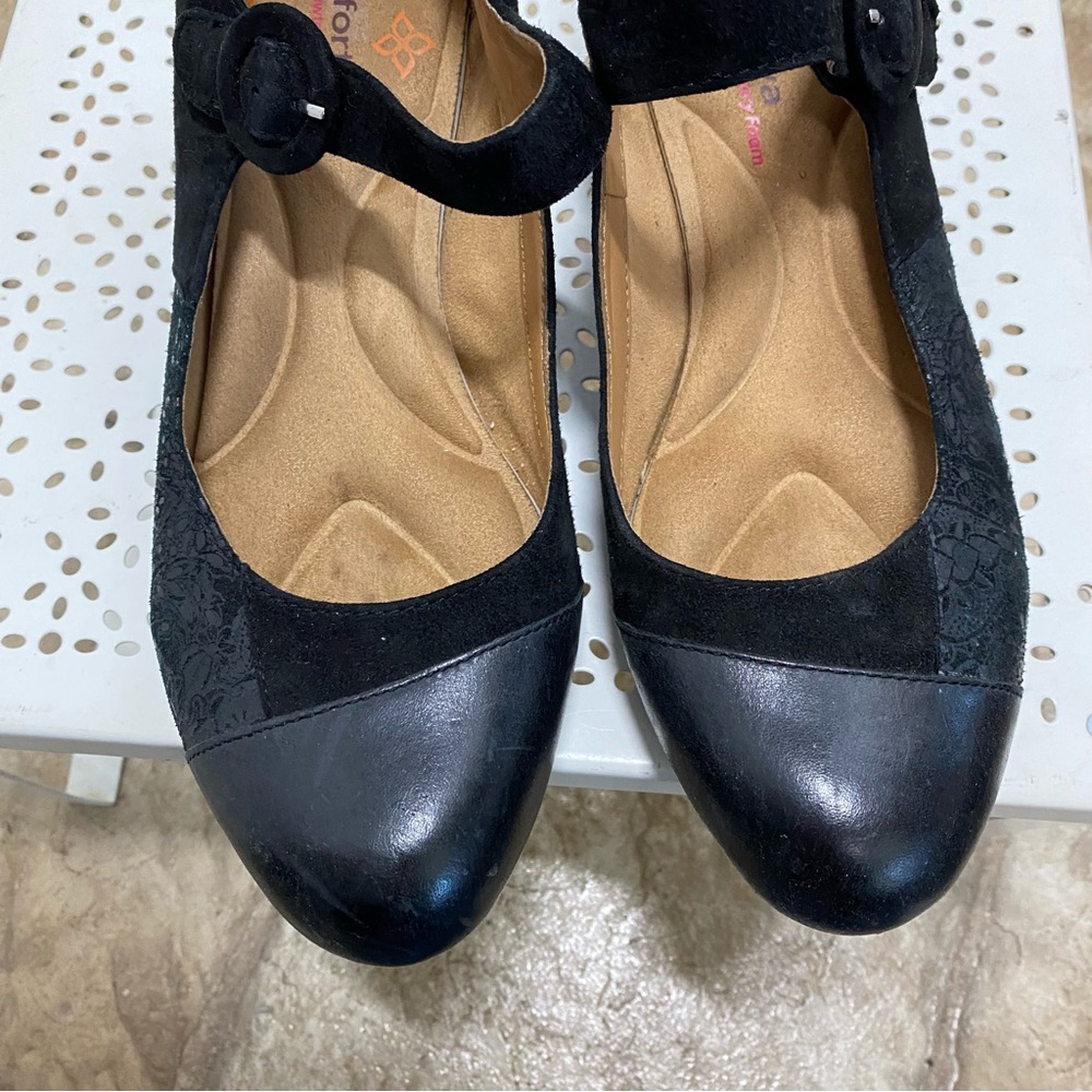 Comfortiva Women’s 9.5 Black Leather Buckle Mary Jane Block Heels Strap - Picture 2 of 6